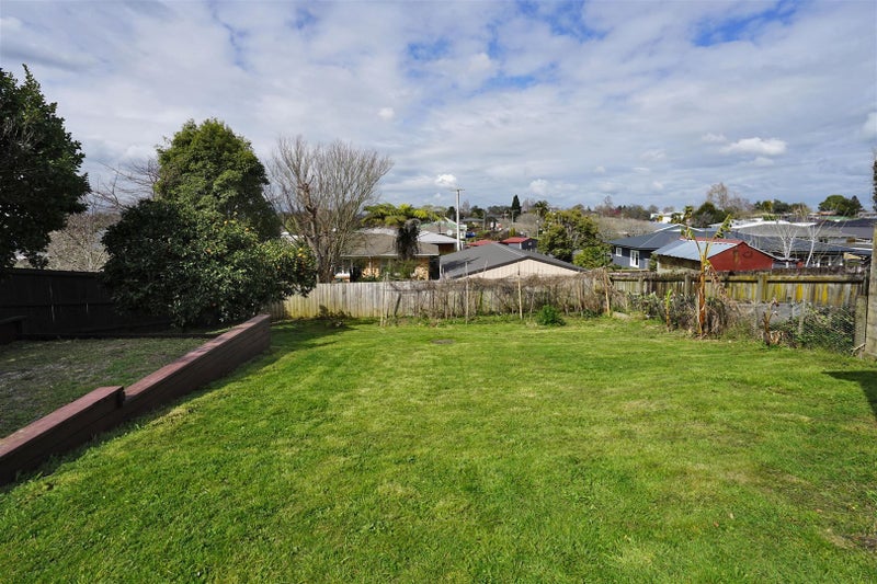 11 Mahoe Street, Melville, Hamilton - Carousel 2