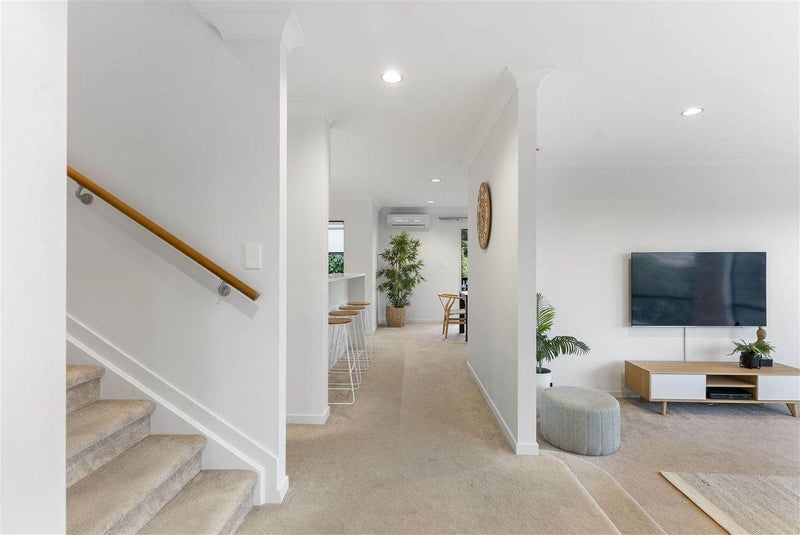 31 Trotting Terrace, Fairview Heights, Auckland - Carousel 2