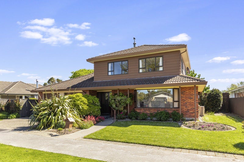 15 Valerie Place, Redwood, Christchurch - Carousel 1