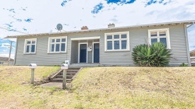 34 Aotea Street, Castlecliff, Whanganui - Carousel 1