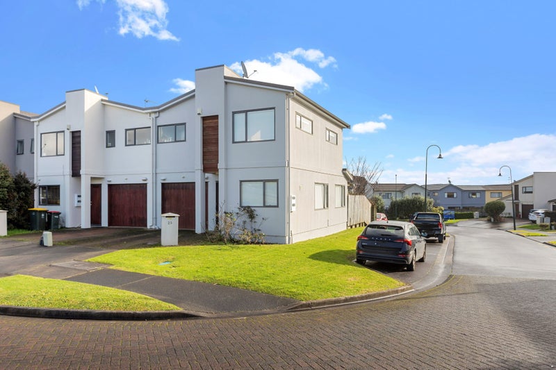 23 Spalding Rise, Golflands, Auckland - Carousel 1