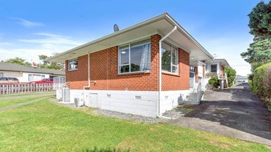 4/54 Titirangi Road, New Lynn, Auckland - Carousel 1