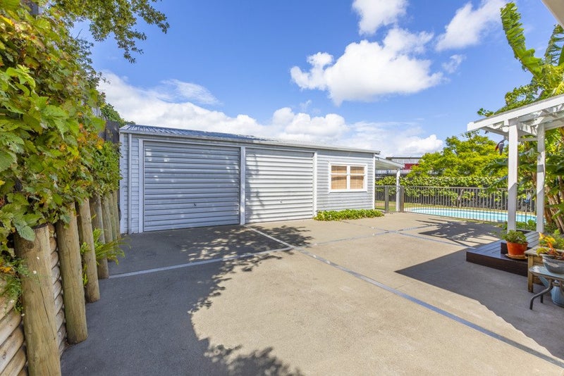16 Gladstone Road, Bluff Hill, Napier - Carousel 18