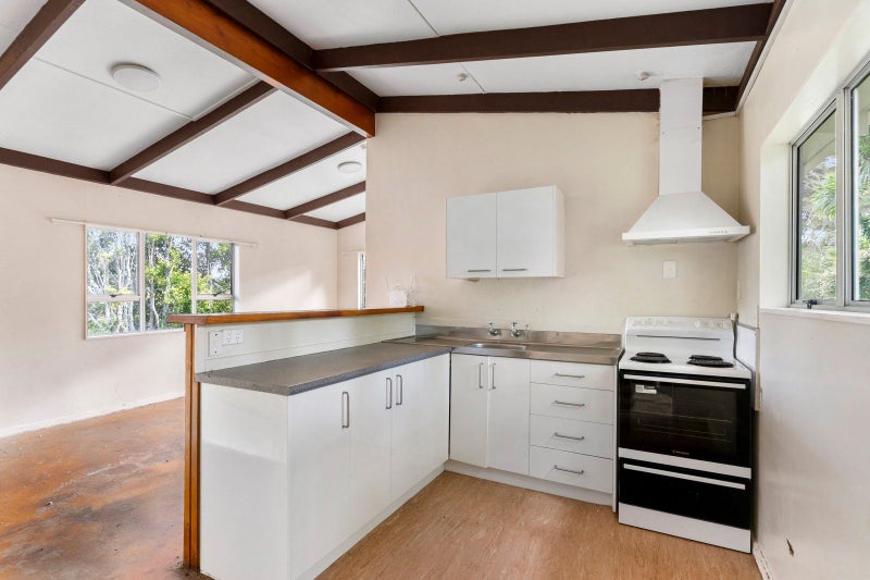 11 Poplar Road, Stanmore Bay, Whangaparaoa - Carousel 2