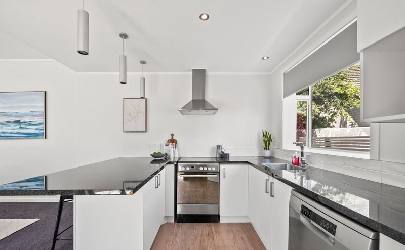 1/15 Allen Street, Boulcott, Lower Hutt - Carousel 2