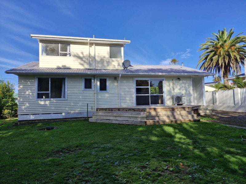 35 Budleigh Street, Frankleigh Park, New Plymouth - Carousel 2
