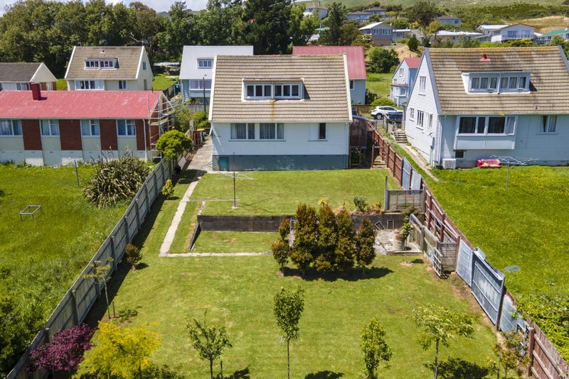 16 Waihora Crescent, Waitangirua, Porirua - Carousel 18