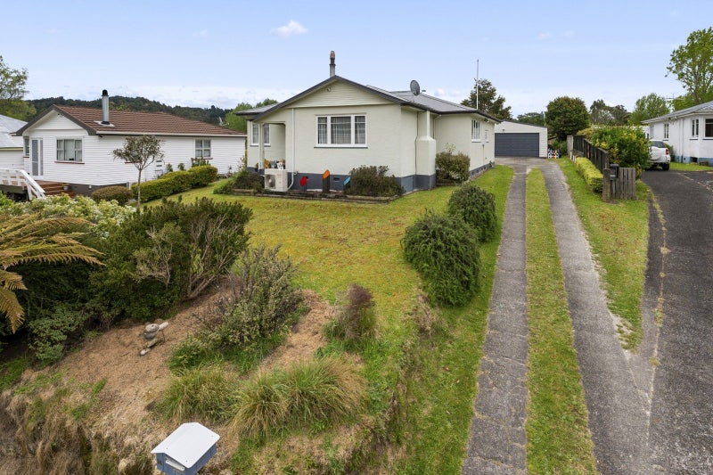 14 Hillsview Crescent, Taumarunui - Carousel 1