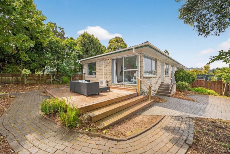 1/1 Piripiri Crescent, Torbay, Auckland - Carousel 2