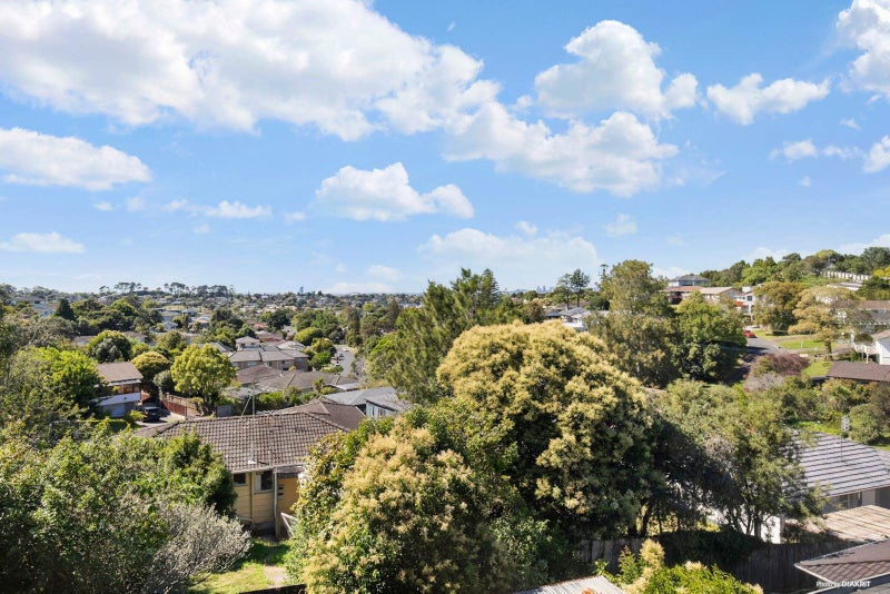 18A Laurina Road, Sunnynook, Auckland - Carousel 1