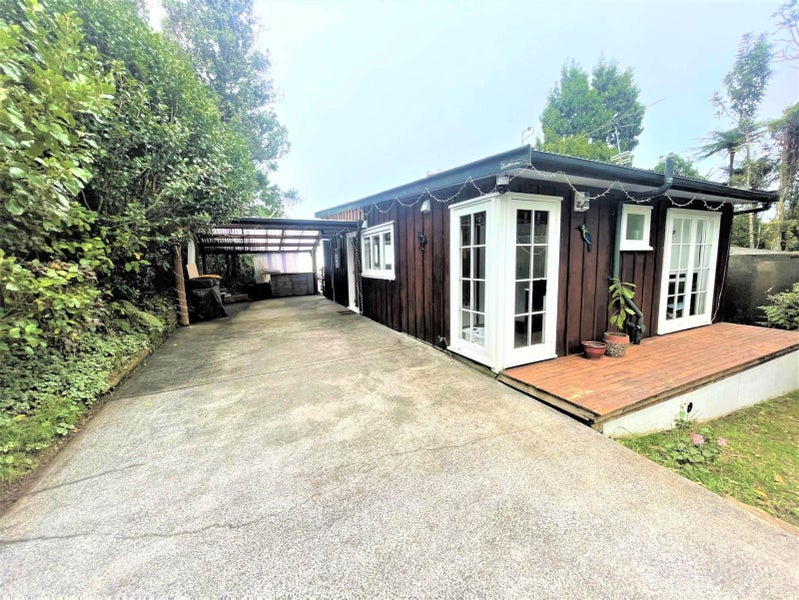 27A Quinns Road, Waiatarua, Auckland - Carousel 2