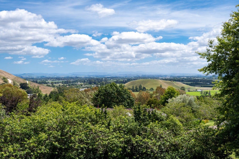 114 Enfield Drive, Pakipaki, Hastings - Carousel 2