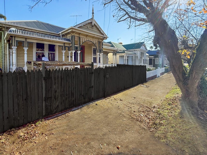 3 Parkfield Terrace, Grafton, Auckland - Carousel 2