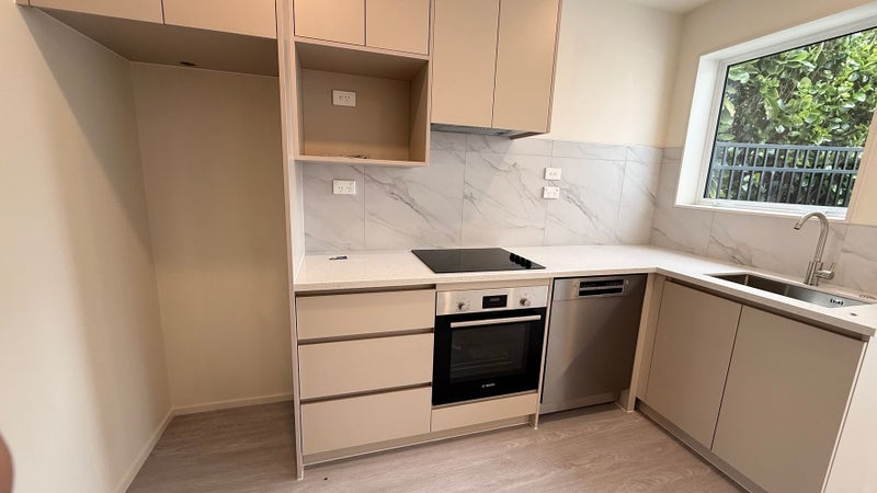 2 Chaucer Place, Blockhouse Bay, Auckland - Carousel 1