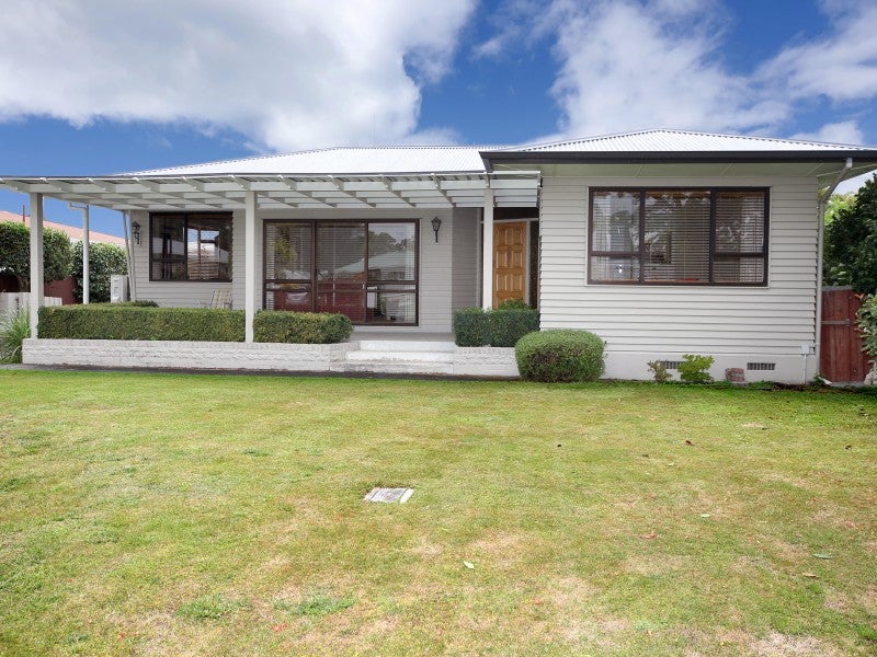 807 Oxford Street, Saint Leonards, Hastings - Carousel 1