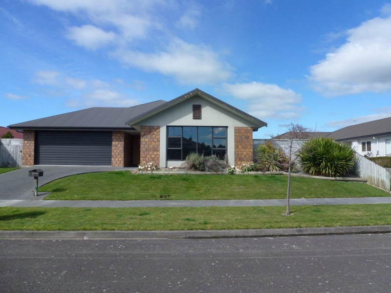 20 Meridian Grove, Kelvin Grove, Palmerston North - Carousel 1