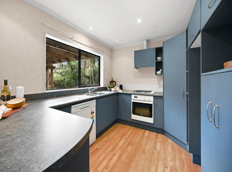 1 Diomede Glade, Flagstaff, Hamilton - Carousel 2