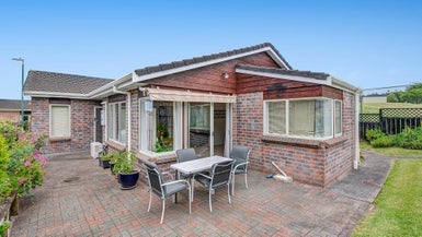 61 The Grove, Red Beach, Whangaparāoa - Carousel 1