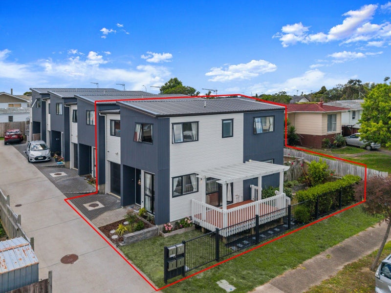 14A Medina Place, Half Moon Bay, Auckland - Carousel 1