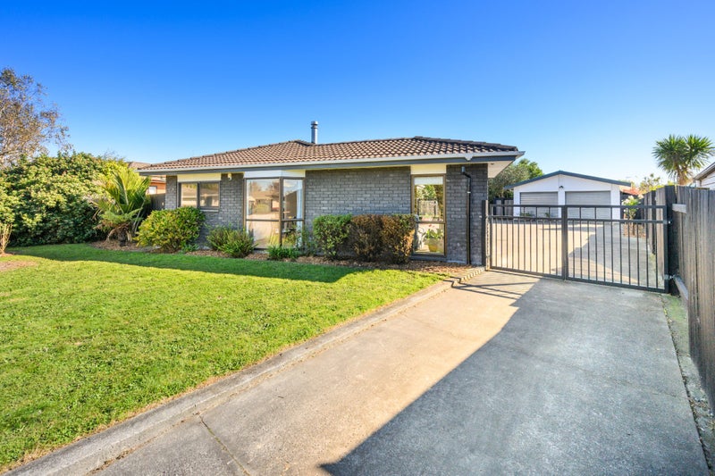 53 Raglan Avenue, Cloverlea, Palmerston North - Carousel 1
