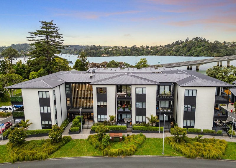 5/194 Buckley Avenue, Hobsonville, Auckland - Carousel 2