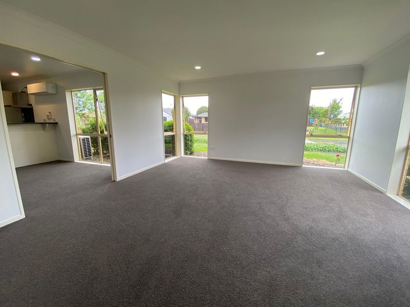 3 Cairns Crescent, Rototuna, Hamilton - Carousel 1