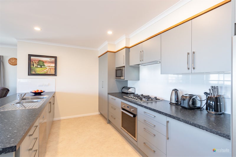 40 Meadowbank Drive, Belmont, Lower Hutt - Carousel 27