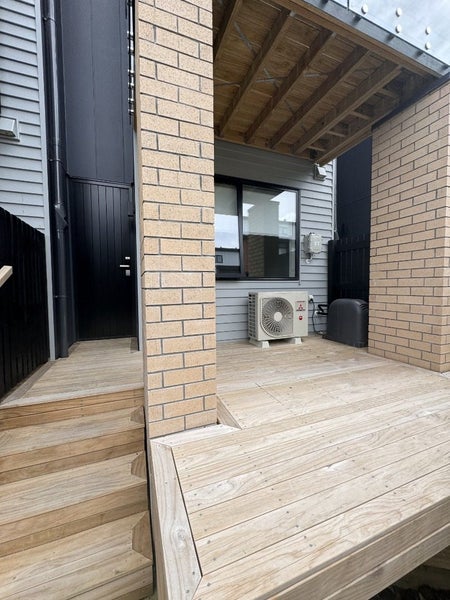 48 Parkwood Avenue, Westgate, Auckland - Carousel 2