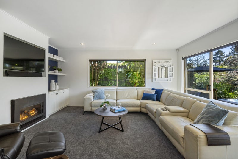8 Garden Lane, Torbay, Auckland - Carousel 2