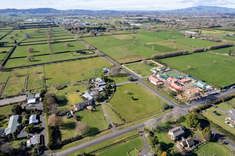 10 Broadmeadows Road, Pukemoremore, Hamilton - Carousel 33