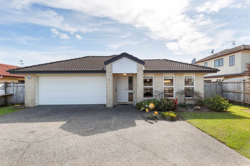 19 Belfry Place, Wattle Downs, Auckland - Carousel 1