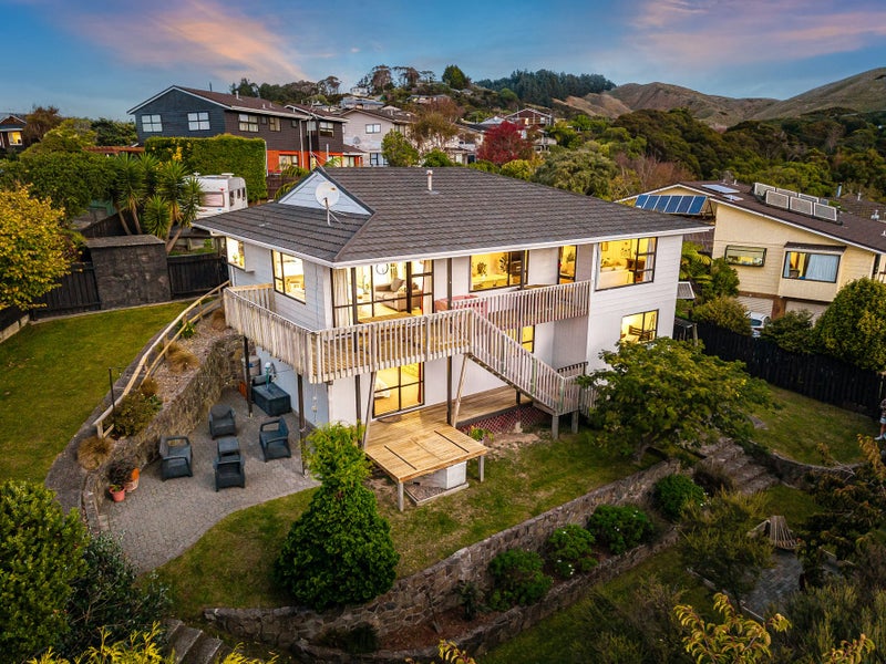 34 Exploration Way, Whitby, Porirua - Carousel 1