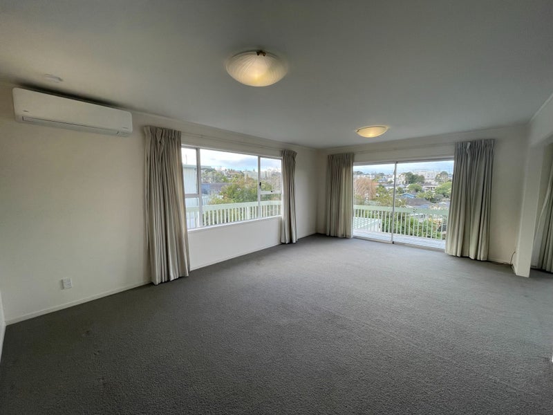 17 Meadowvale Avenue, Forrest Hill, Auckland - Carousel 2