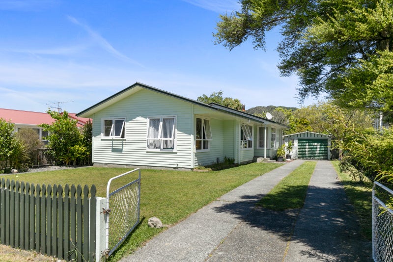 17 Kairanga Crescent, Wainuiomata, Lower Hutt - Carousel 2
