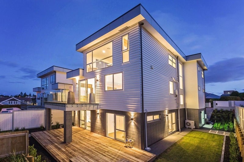 6 Tokomaru Street, Orakei, Auckland - Carousel 1