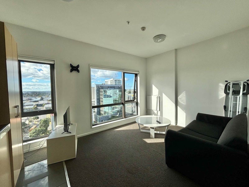 1104/17 Putney Way, Manukau, Auckland - Carousel 1