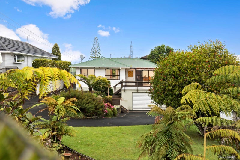 9 Stanton Terrace, Lynfield, Auckland - Carousel 2