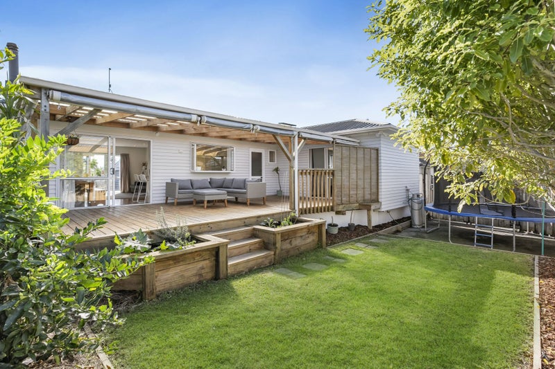 24 Glengarry Road, Glen Eden, Auckland - Carousel 1