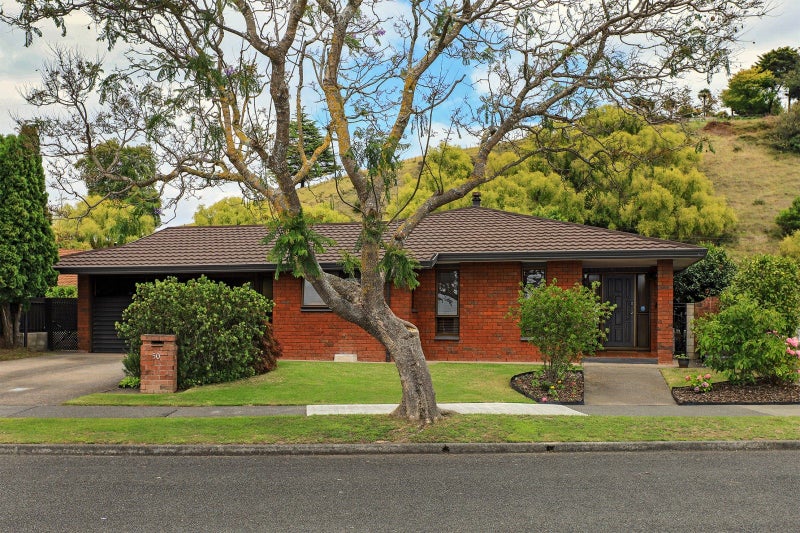 50 Ngarimu Crescent, Taradale, Napier - Carousel 1