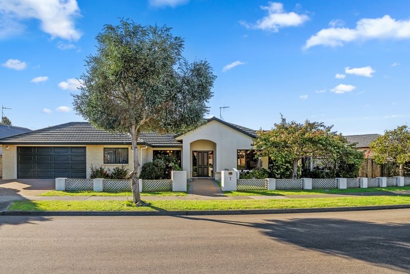 7 Regent Drive, Paraparaumu Beach, Paraparaumu - Carousel 1