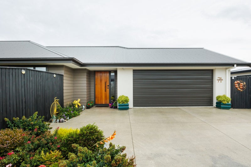 71 Johnstone Drive, Fitzherbert, Palmerston North - Carousel 21