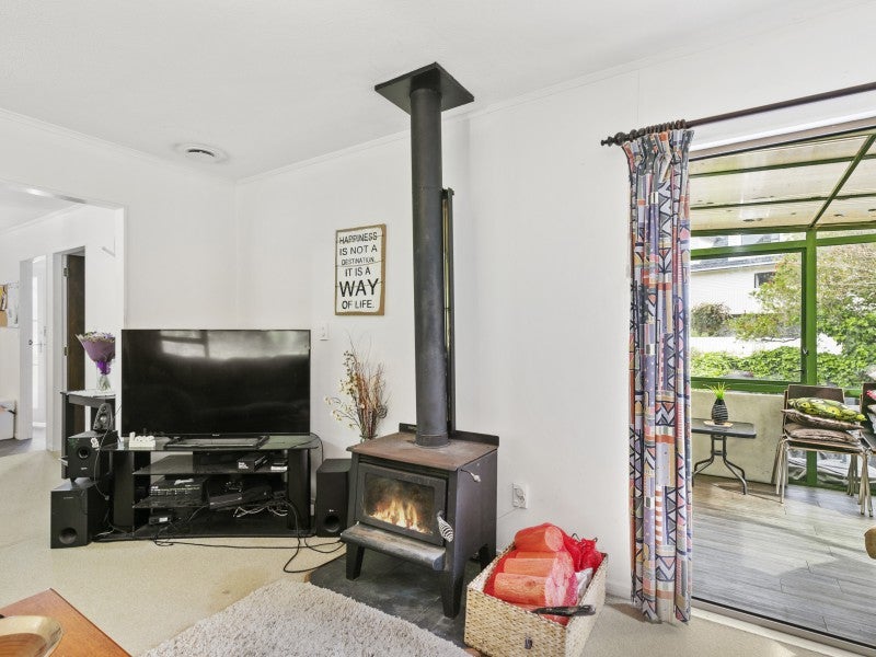 55 Viewmont Drive, Harbour View, Lower Hutt - Carousel 2