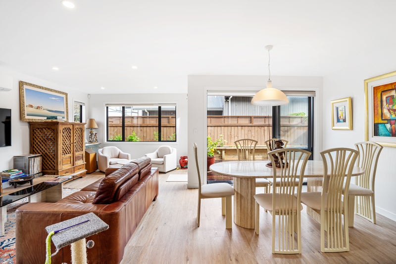 12 Finesse Lane, Bucklands Beach, Auckland - Carousel 2