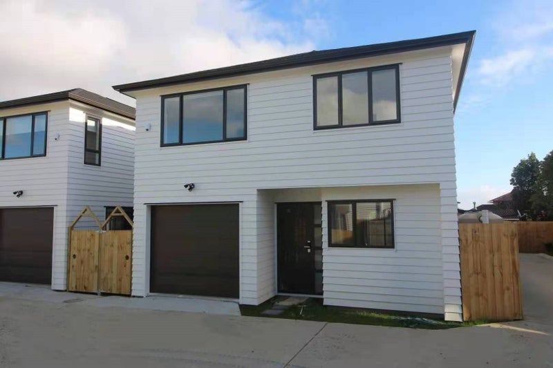 7B Gulf Crest, Bucklands Beach, Auckland - Carousel 1