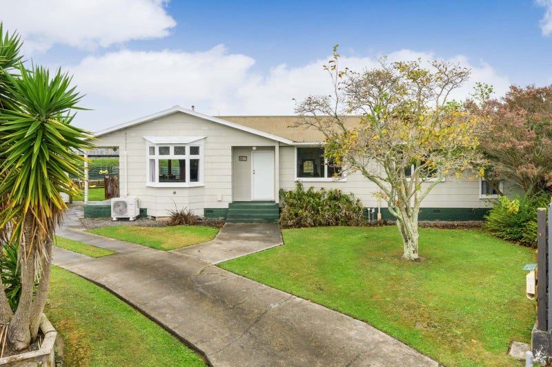 17 Egmont Place, Westbrook, Palmerston North - Carousel 17