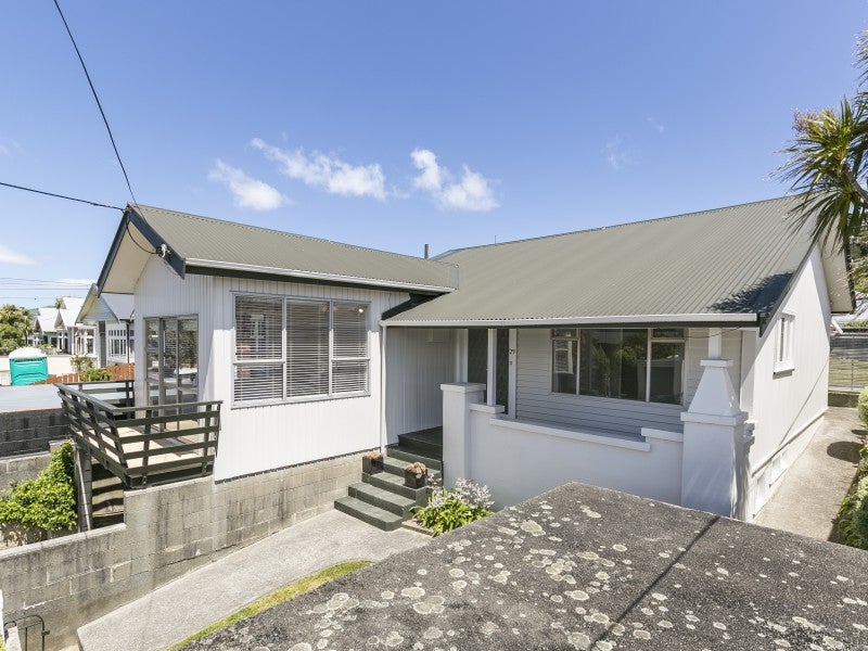 29 Palm Avenue, Lyall Bay, Wellington - Carousel 2