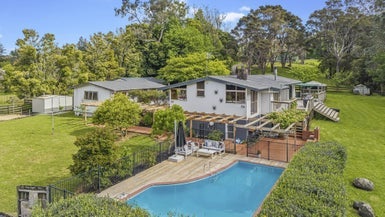 23 Mountain View Road, Morningside, Auckland - Carousel 1