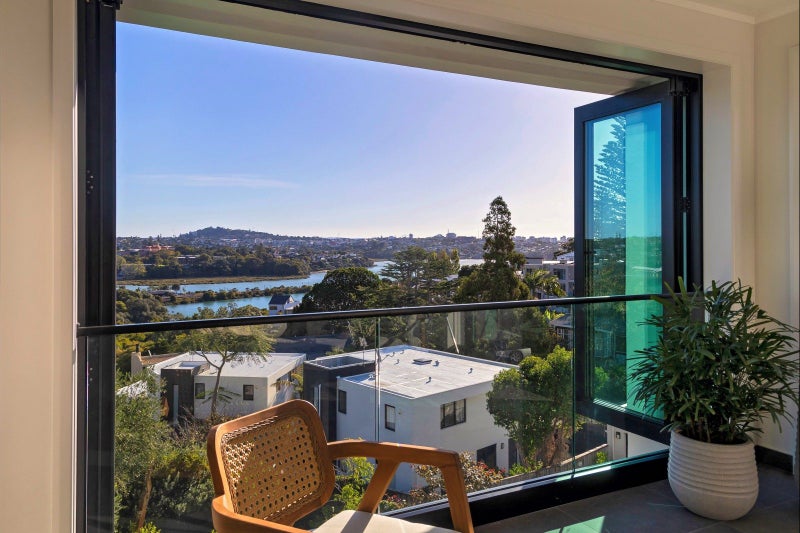 3/15 Ngaio Street, Orakei, Auckland - Carousel 2