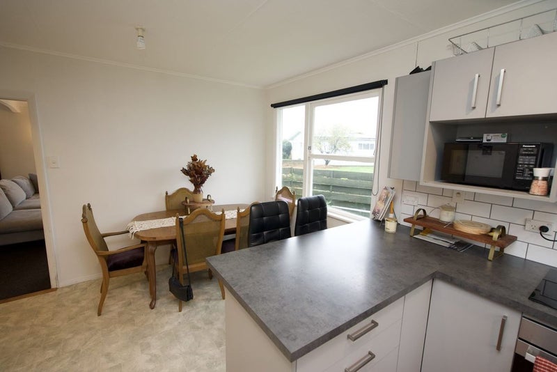 9 Waterford Place, Westbrook, Palmerston North - Carousel 2