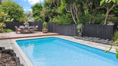 25 Stapleford Crescent, Browns Bay, Auckland - Carousel 1